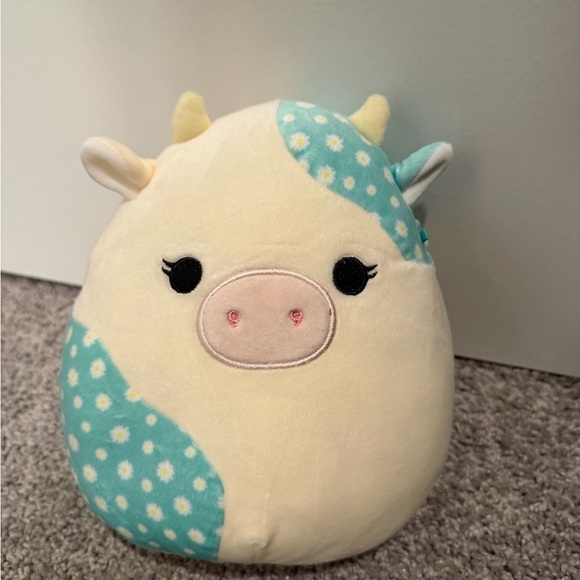 Squishmallows Other - Cow squishmellow